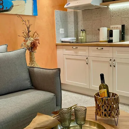 Vetus Vicinato Luxury Homes